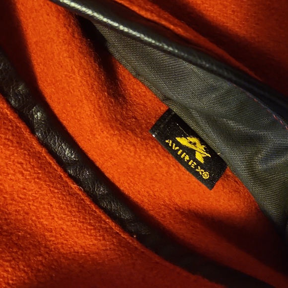 VINTAGE 1990S AVIREX VARSITY LEATHER COAT SIZE LARGE - Picture 4 of 4